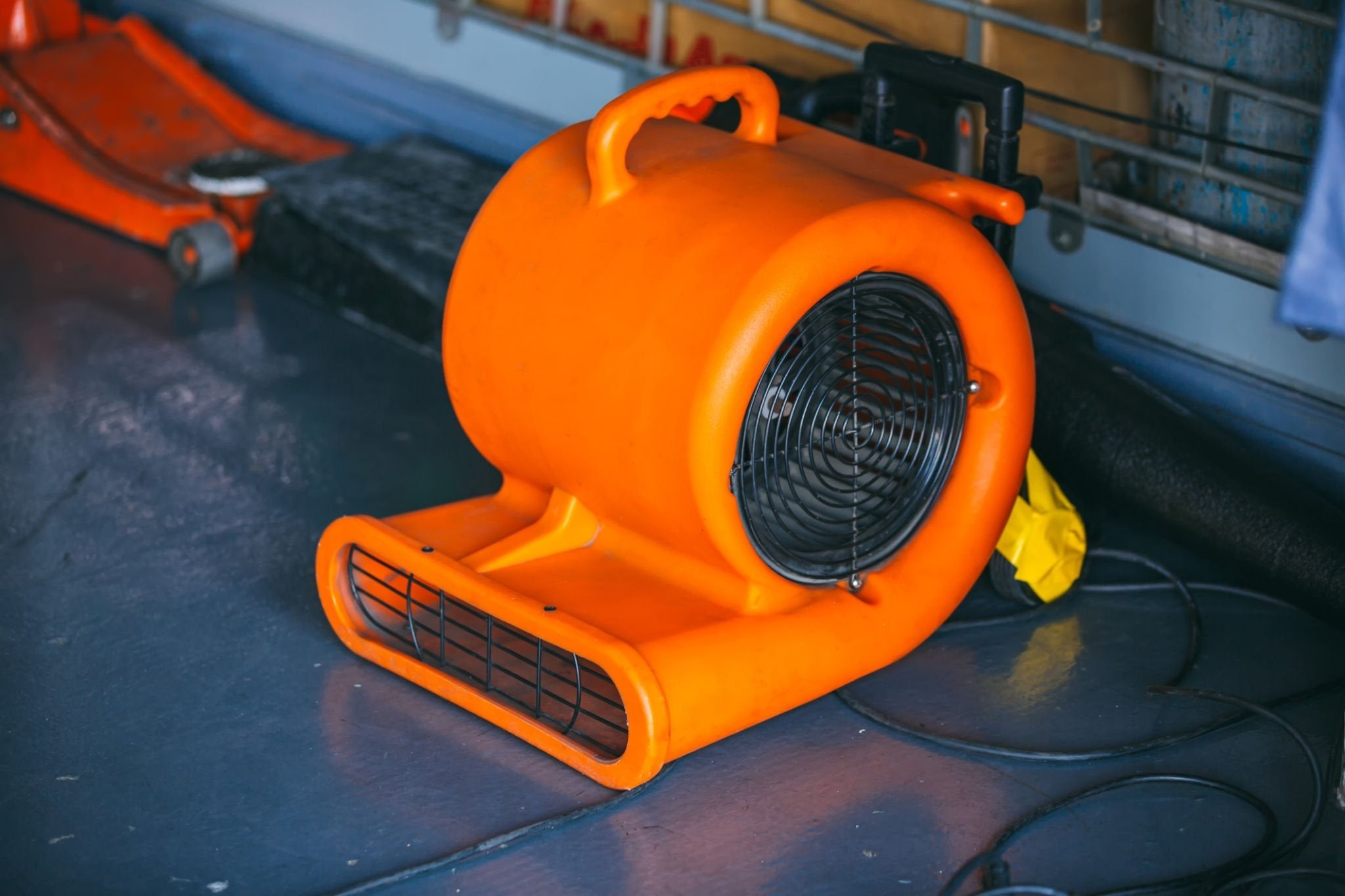 Air Mover vs. Blower: What's the Difference?