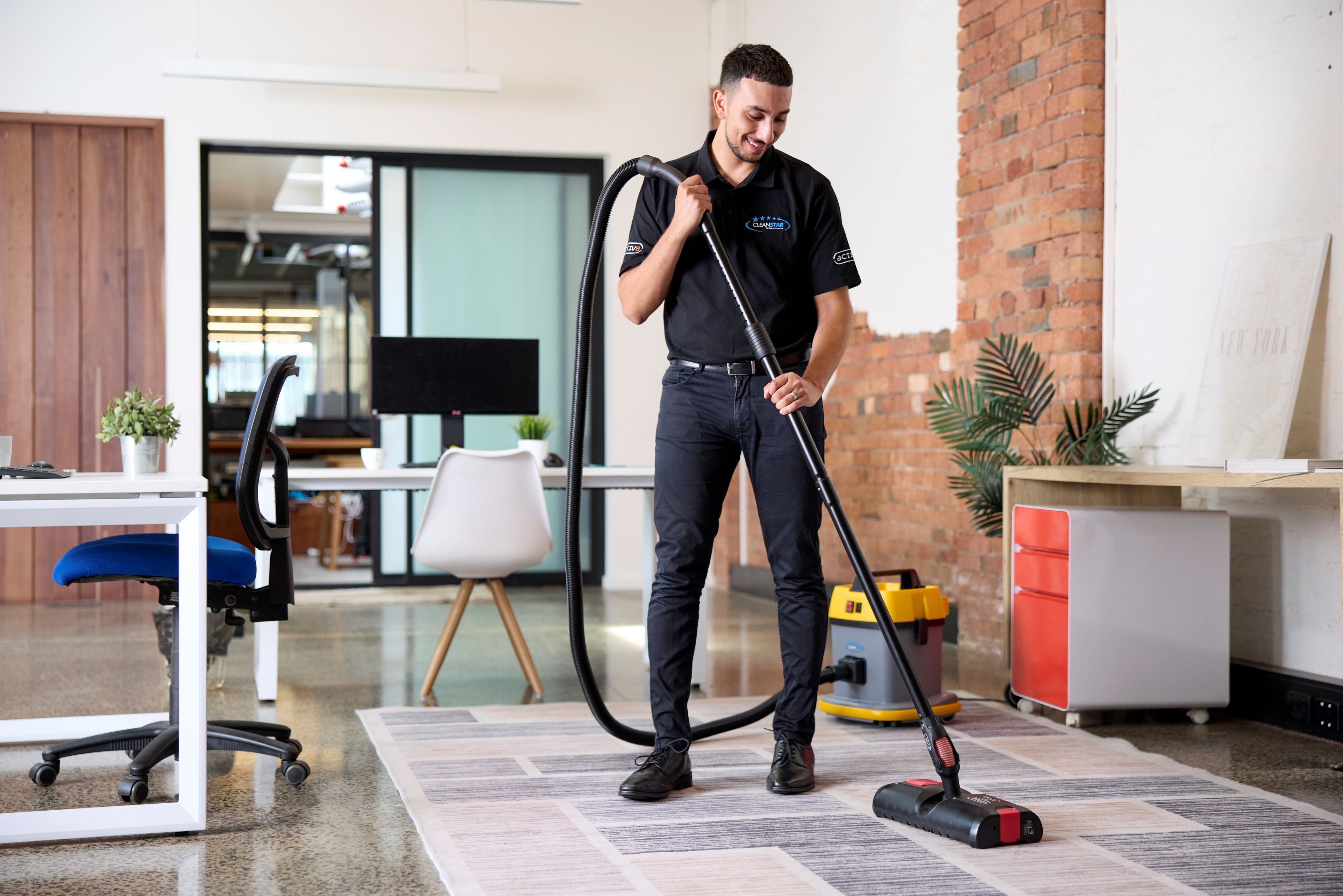 Australian WORLD FIRST Innovation  - ACTIV8 Cordless Vacuum Powerhead & Sweeper.MUST SEE!