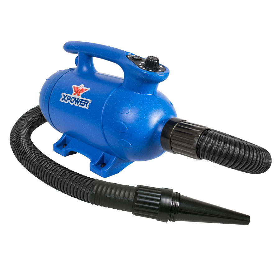 Professional 1800W heated pet dryer with 150 CFM airflow, variable speed, two heat settings and a 2.4m hose for controlled grooming.